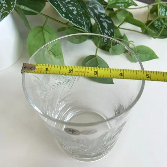 Vintage Metropolitan Museum of Art Etched Glass Vase Decor - Picture 13 of 13